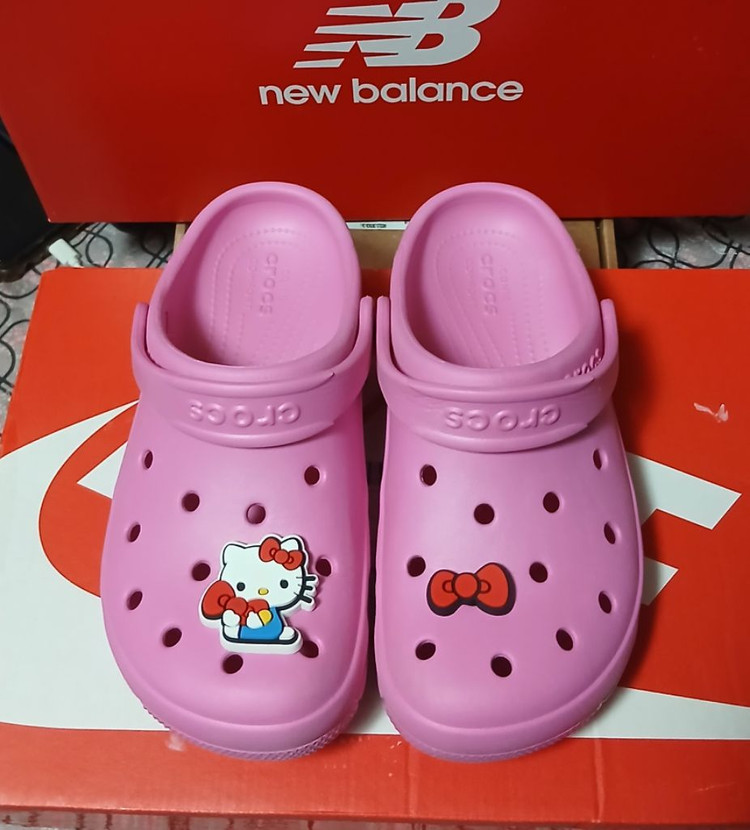 크록스정품 J3 220 키티지비츠 포함 거의 새거 이미지
