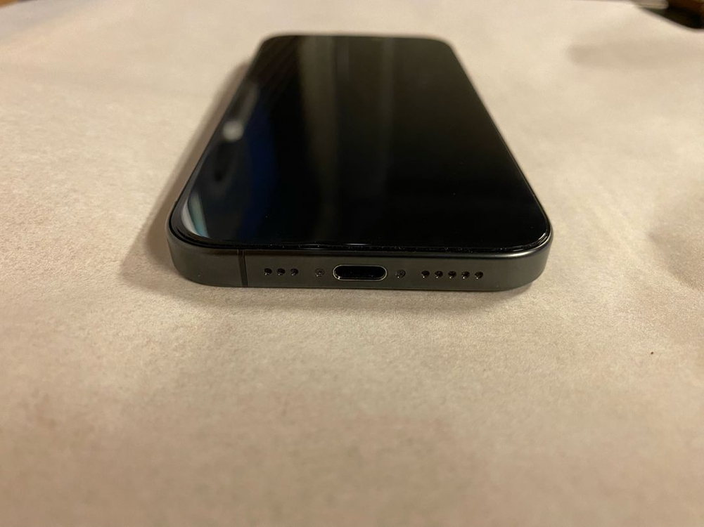 아이폰15프로 256gb 액정 반흑점 그외 아주 좋음 이미지