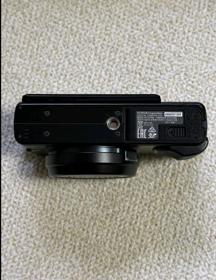 후지필름 X70 이미지