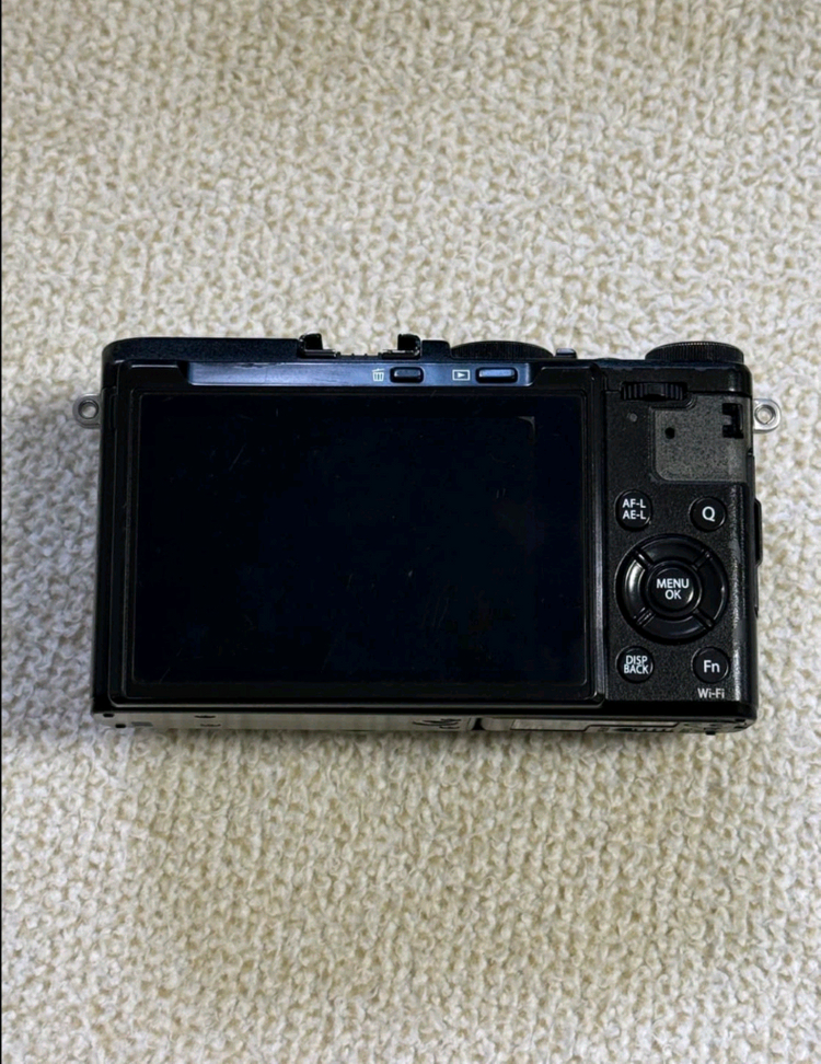 후지필름 X70 이미지