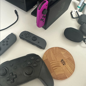 닌텐도스위치 배터리개선판 그레이 프로콘 포함 이미지