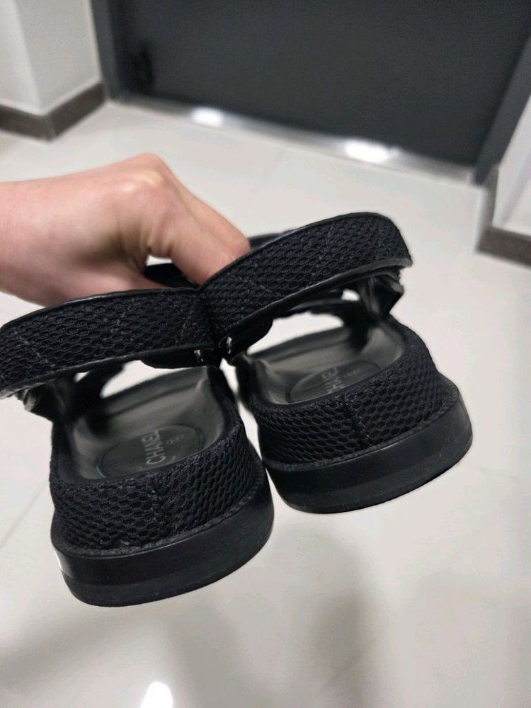 샤넬 벨크로 샌들 이미지