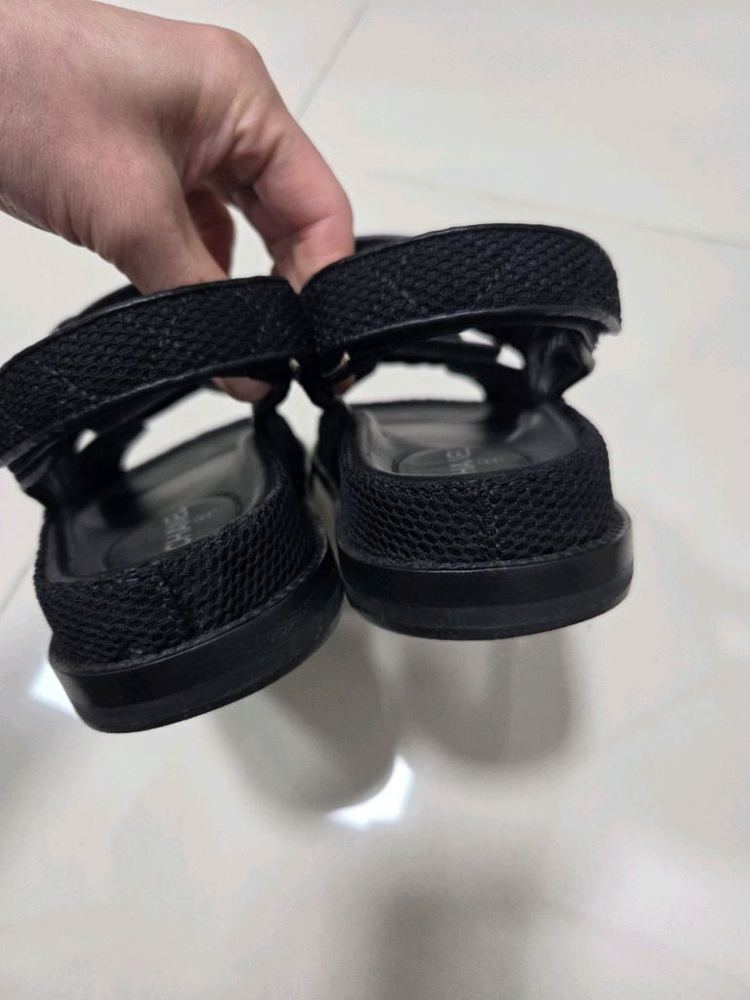 샤넬 벨크로 샌들 이미지