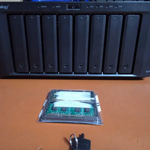 시놀로지 DS1815+ 램 2G 하드미포함 이미지