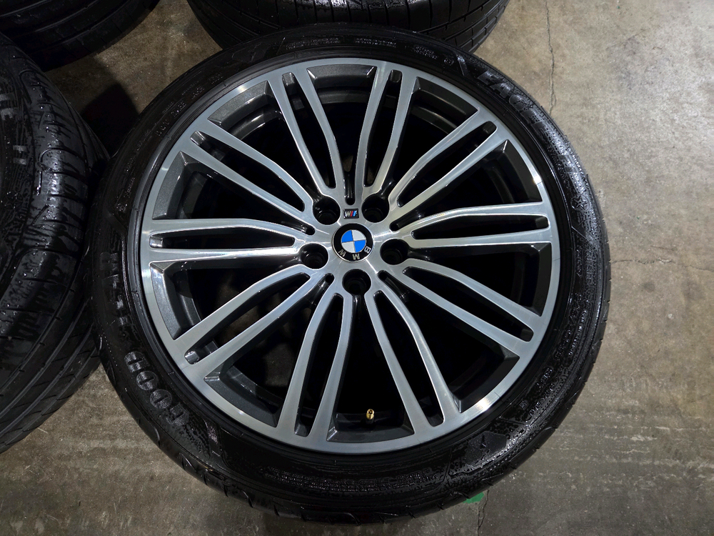 BMW G30 5시리즈 664M 19인치 정품 휠타이어 이미지
