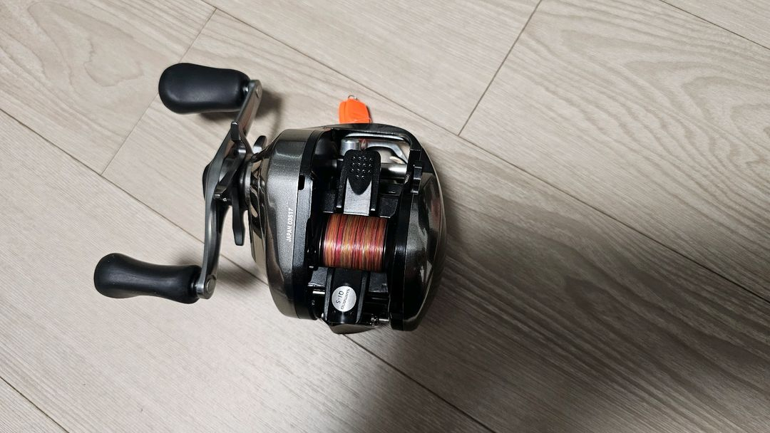 시마노 16 안타레스 DC 우핸들 판매합니다 이미지