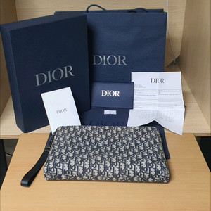 디올 아이패드 A4 파우치백/클러치백 새상품급 정품(영수증O)구찌프라다루이비통디올고야드샤넬셀린느보테가생로랑발렌가방 이미지