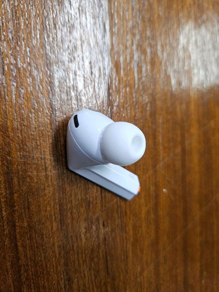 버즈3 프로 왼쪽 이미지