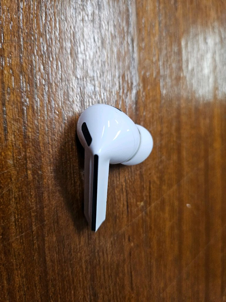 버즈3 프로 왼쪽 이미지