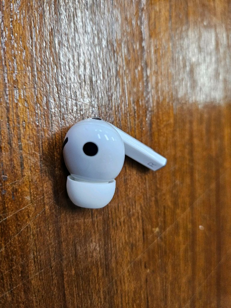 버즈3 프로 왼쪽 이미지