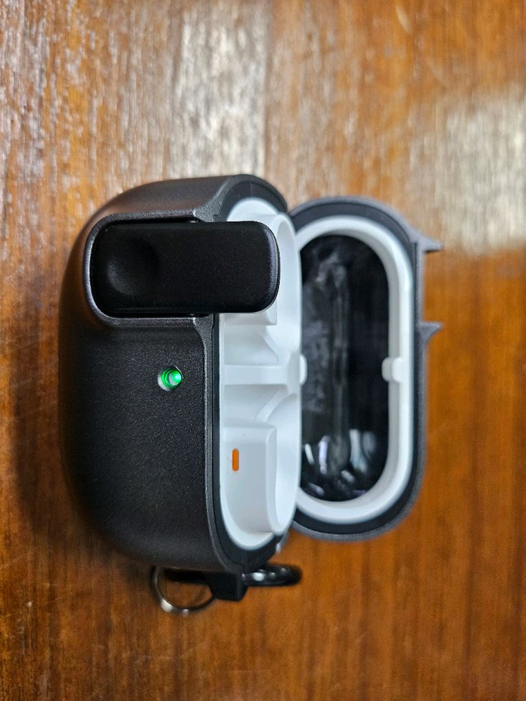 버즈3 프로 충천기(본체) 이미지