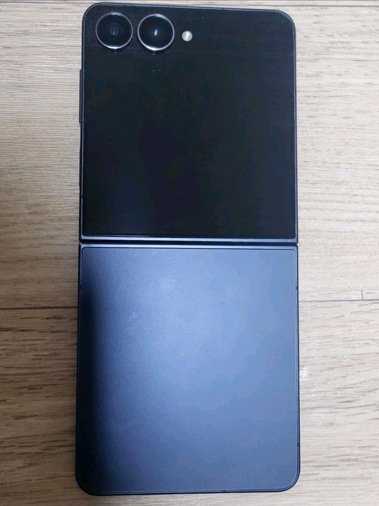 갤럭시 Z플립7 512기가 자급제 블랙팝니다 이미지