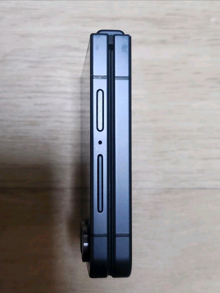 갤럭시 Z플립7 512기가 자급제 블랙팝니다 이미지