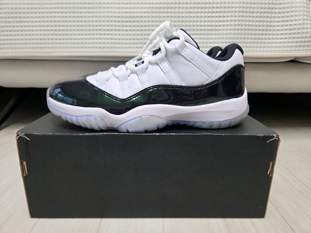 조던 11 레트로 로우 이리디센트 [255, 새상품] 이미지