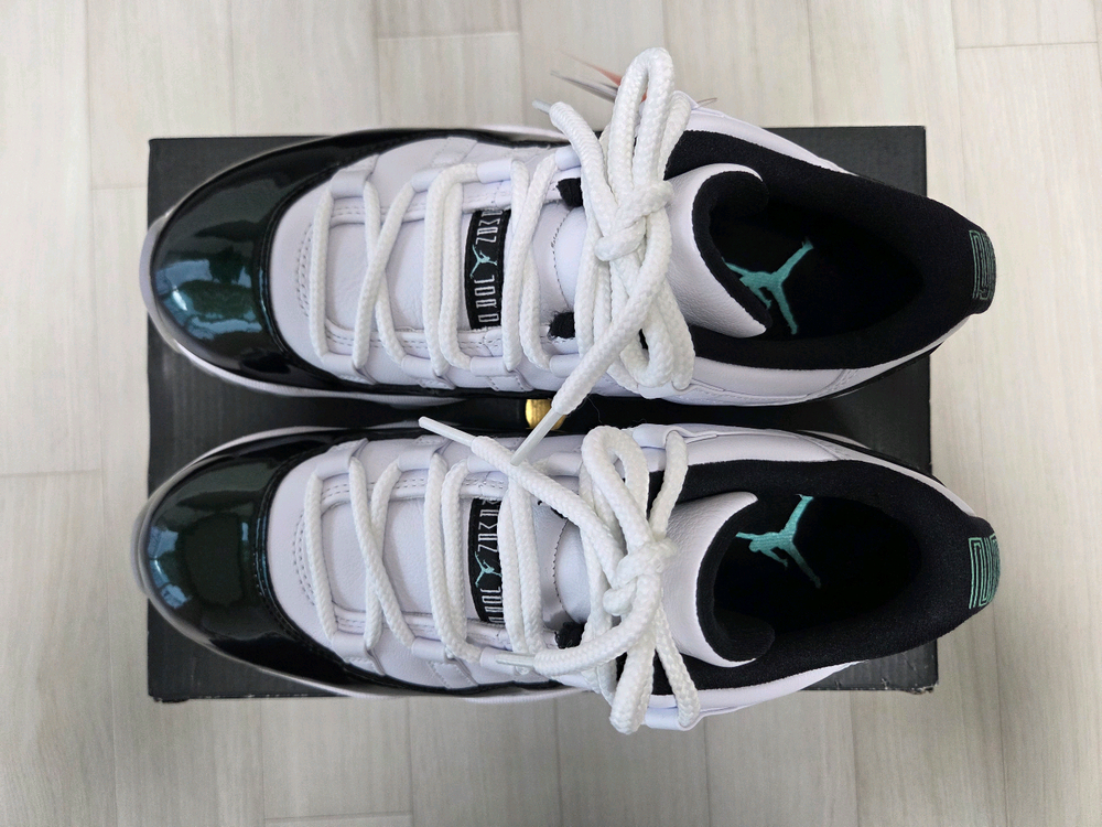 조던 11 레트로 로우 이리디센트 [255, 새상품] 이미지