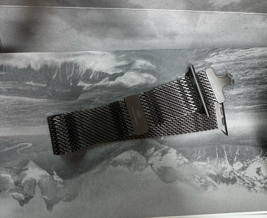 애플워치 울트라3 티타늄 밀레니즈루프 사이즈 L 이미지