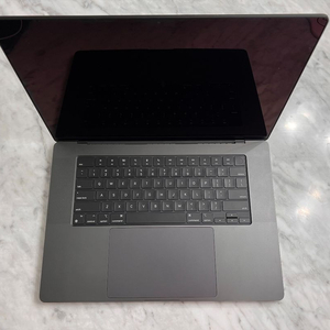 맥북 16인치 M4 Pro 이미지