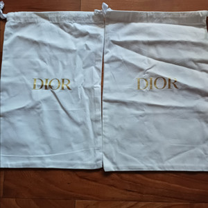 디올 더스트백 이미지