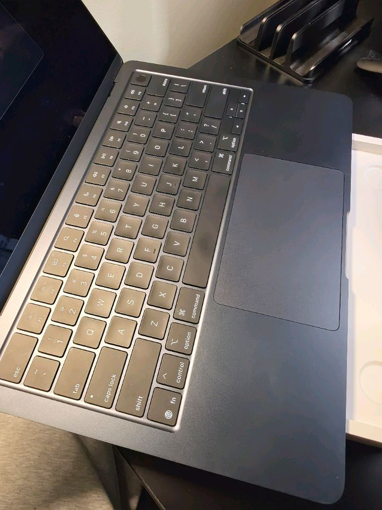 맥북에어 m4 13인치 미드나이트 512기가 영문 키보드 이미지