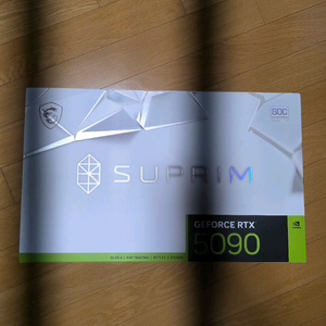 RTX5090 슈프림(구매영수증 첨부) 이미지