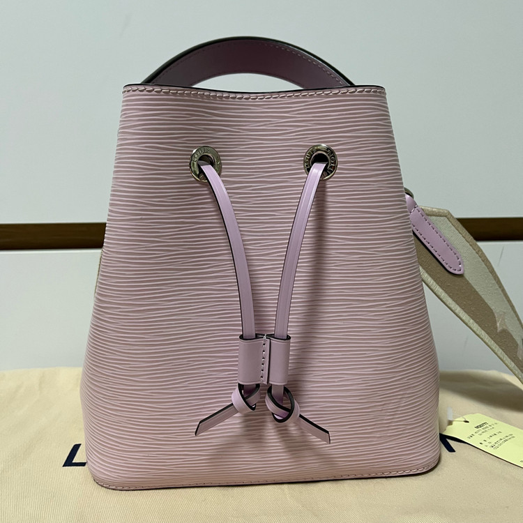 루이비통 네오노에BB 에피 자카드스트랩 기모브퍼플 핑크컬러 풀구성 팝니다. 이미지