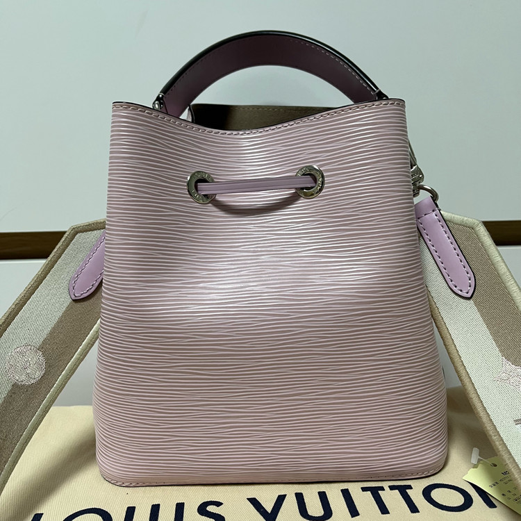 루이비통 네오노에BB 에피 자카드스트랩 기모브퍼플 핑크컬러 풀구성 팝니다. 이미지