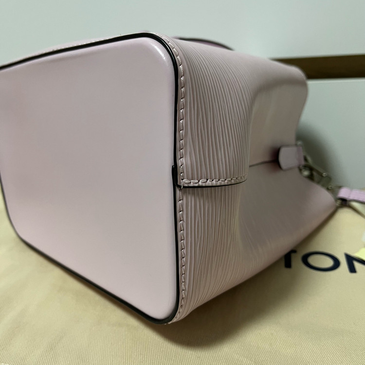 루이비통 네오노에BB 에피 자카드스트랩 기모브퍼플 핑크컬러 풀구성 팝니다. 이미지