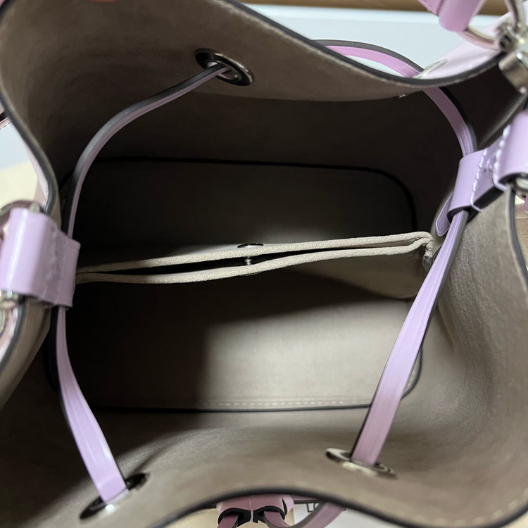 루이비통 네오노에BB 에피 자카드스트랩 기모브퍼플 핑크컬러 풀구성 팝니다. 이미지