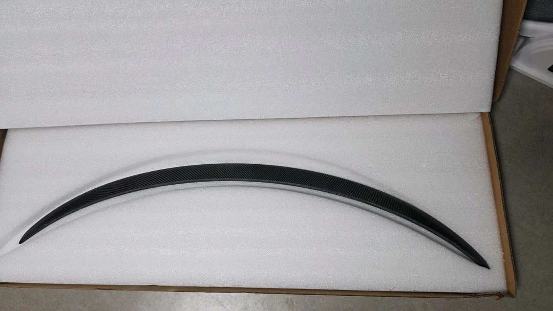 테슬라 모델3 퍼포먼스 순정 카본 스포일러 이미지