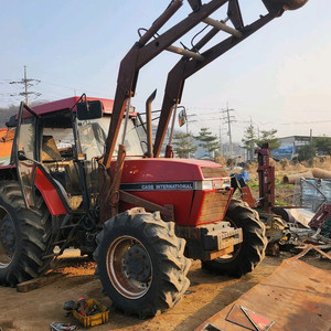 케이스 130마력 트랙터 이미지