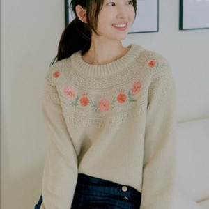 류이서,한선화착용:)보카바카 플라워 자수 니트-베이지 이미지