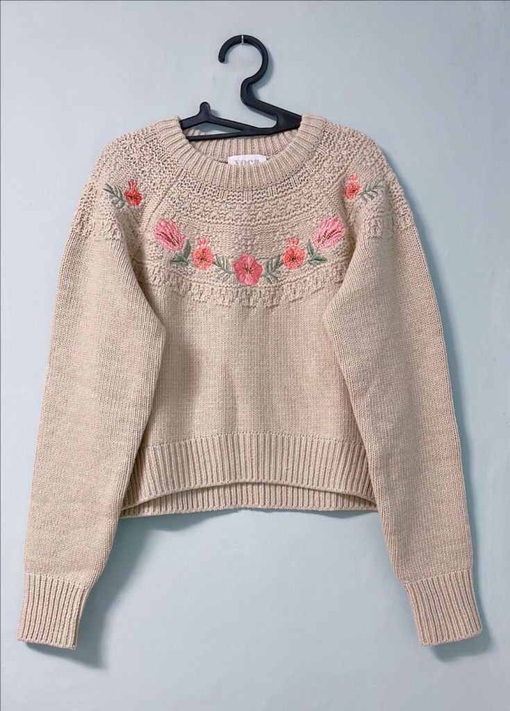 류이서,한선화착용:)보카바카 플라워 자수 니트-베이지 이미지