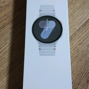 미개봉갤럭시 워치7 실버 44mm 블루투스 판매합니다. 이미지