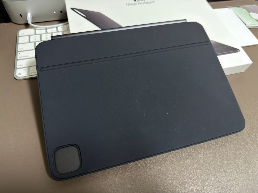 아이패드 프로 11인치 매직키보드 (m4 , m5 호환) 이미지