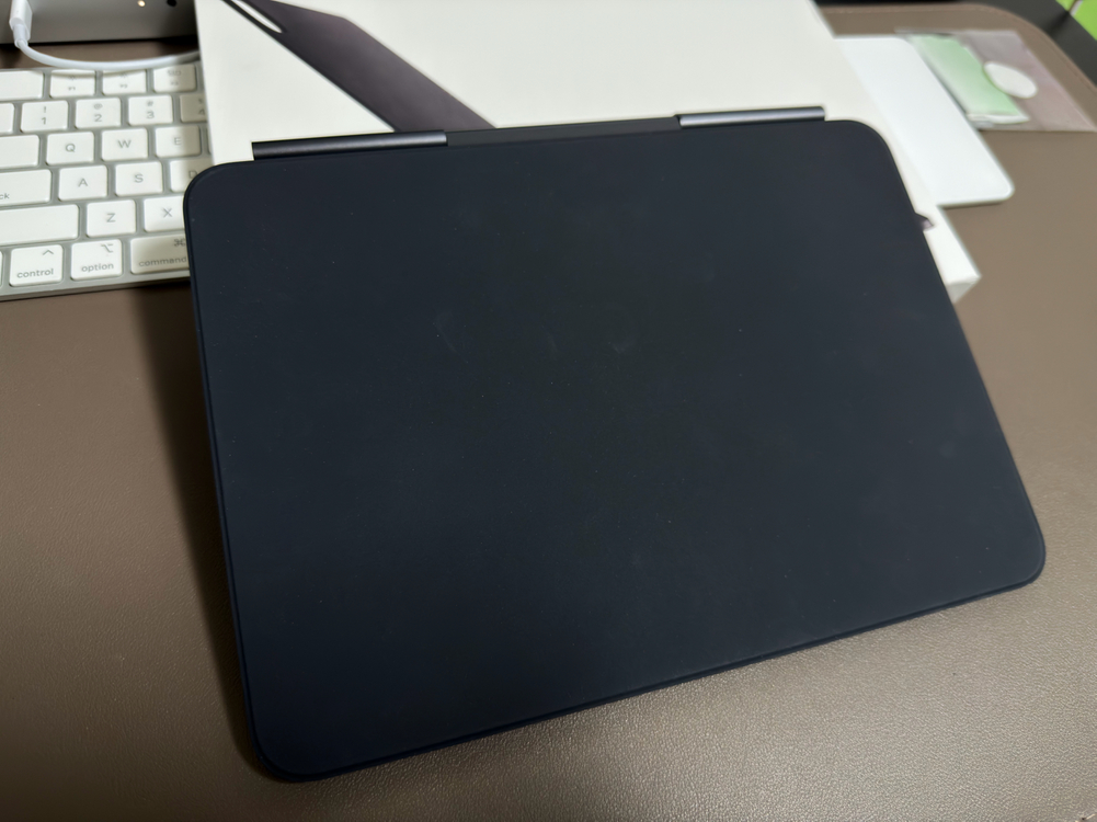 아이패드 프로 11인치 매직키보드 (m4 , m5 호환) 이미지