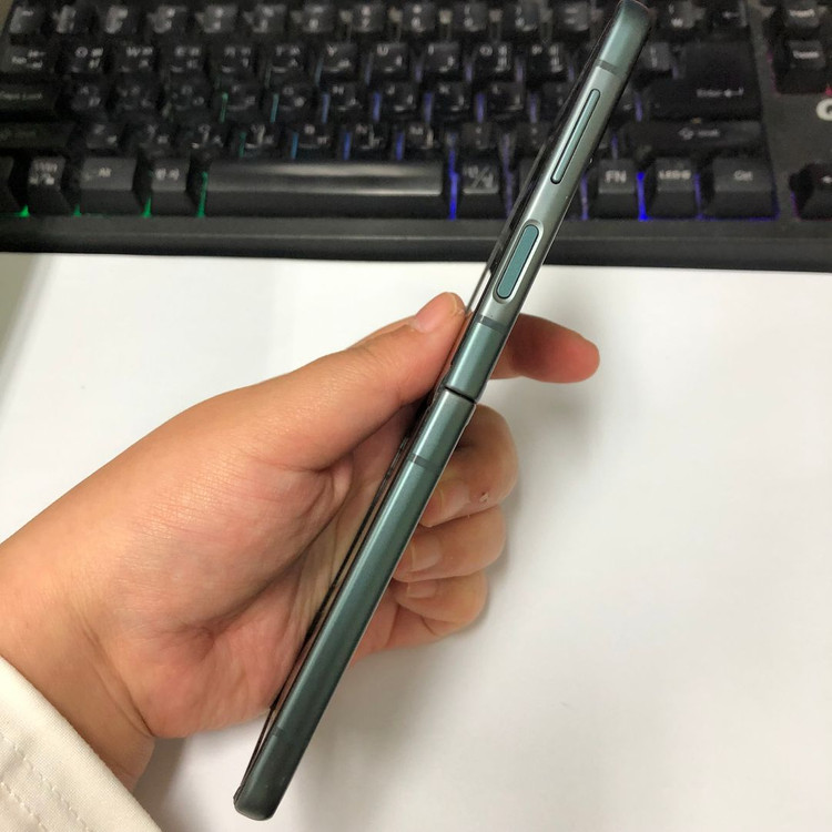 .갤럭시Z플립3 256GB 그린 자급제 중고폰 업무폰 세컨폰 자녀폰 서브폰 효도폰 209477 이미지