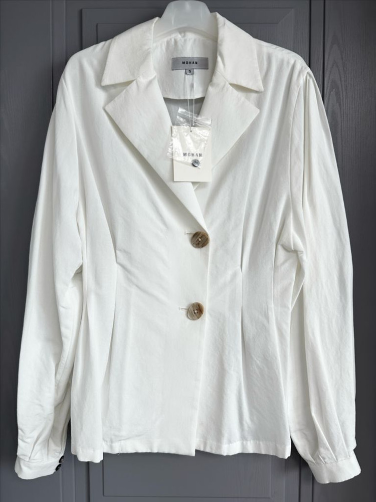 모한 블라우스 자켓 새상품 화이트 볼륨 자켓 이미지