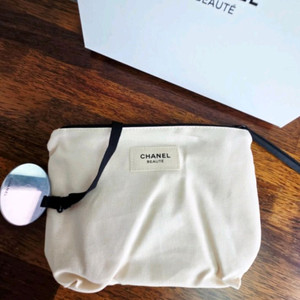 <새제품>샤넬 뷰티 이중 파우치 코튼(+ 탈부착가능한 거울 포함) 이미지
