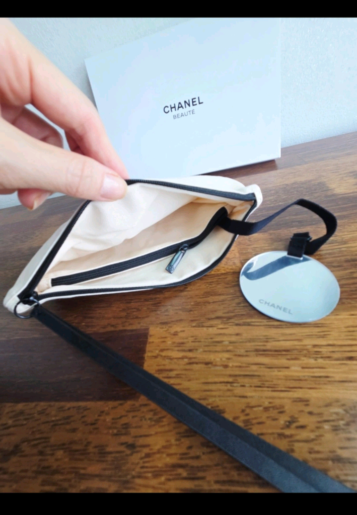 <새제품>샤넬 뷰티 이중 파우치 코튼(+ 탈부착가능한 거울 포함) 이미지
