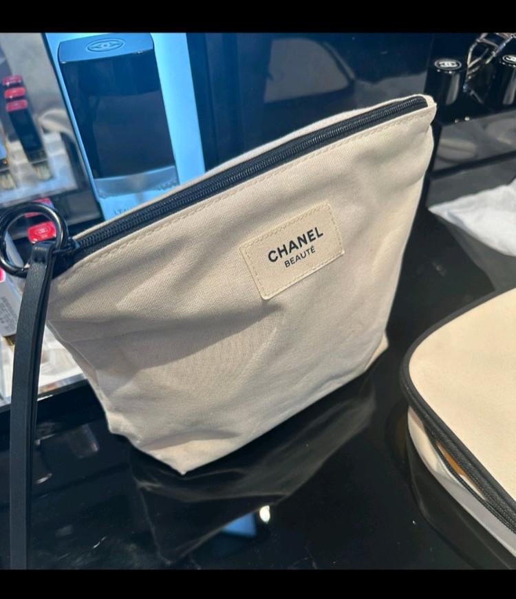 <새제품>샤넬 뷰티 이중 파우치 코튼(+ 탈부착가능한 거울 포함) 이미지