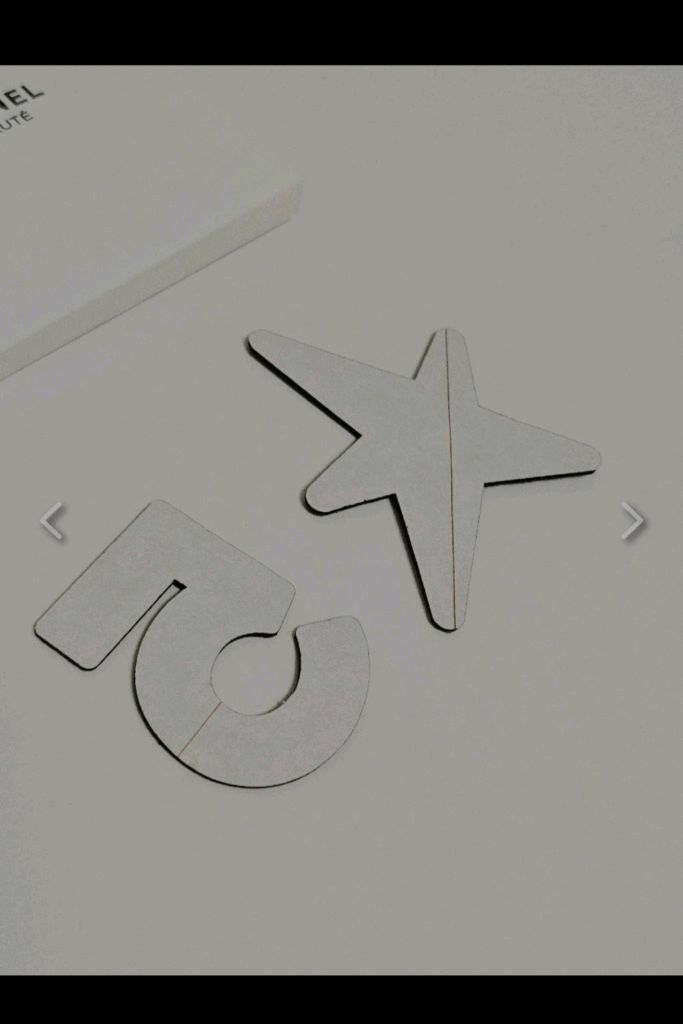 새제품)25년 샤넬홀리데이 트위드 원형파우치 + 샤넬 넘버5 자수패치 스티커 세트 이미지