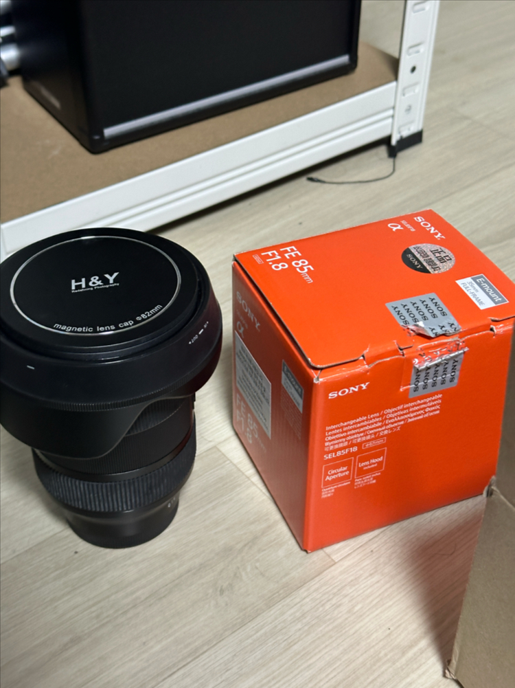 소니 a7m4 및 랜즈 2개 이미지