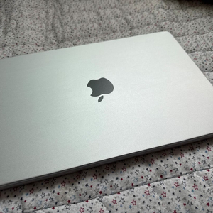 맥북프로 14 M5 Pro 기본형 실버 팔아요 이미지