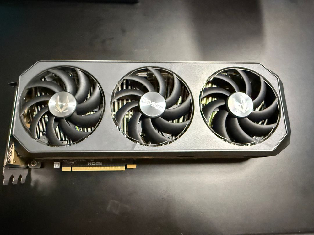 Zotac 5070Ti AMP Extream Infinity 팝니다 이미지