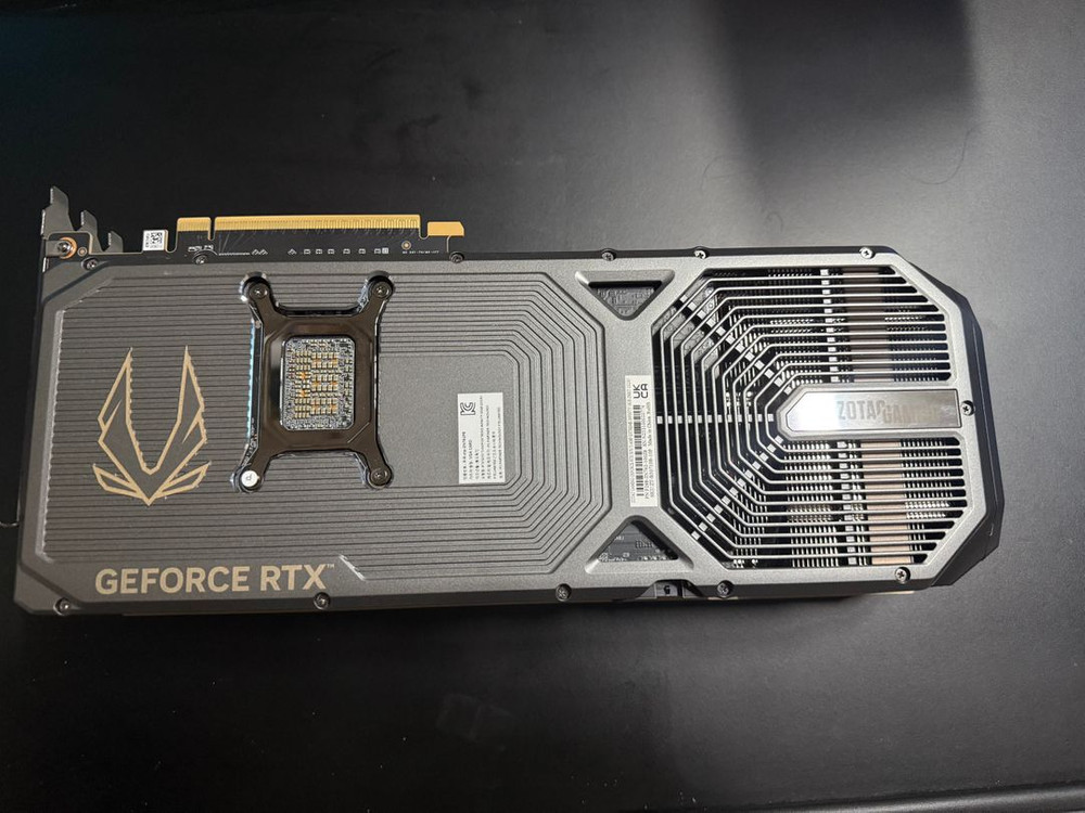 Zotac 5070Ti AMP Extream Infinity 팝니다 이미지