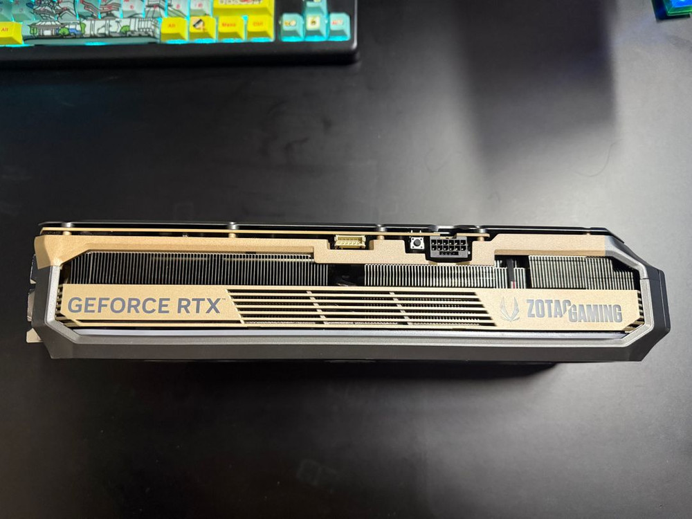 Zotac 5070Ti AMP Extream Infinity 팝니다 이미지