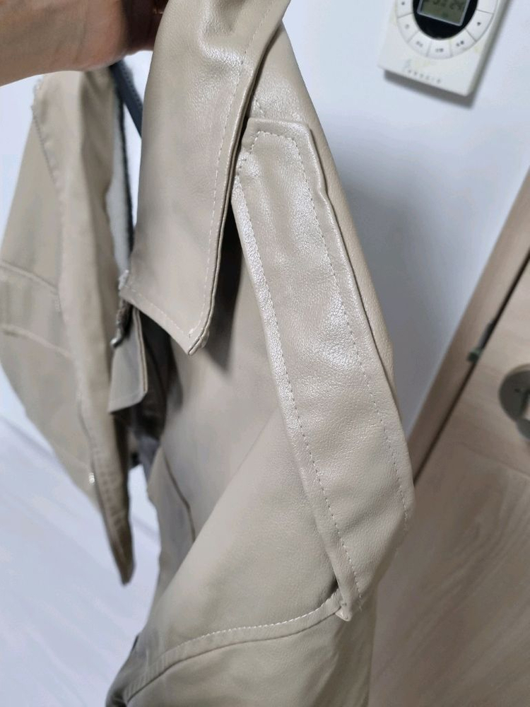 ulia 인조레더 크롭 자켓 베이지 무료배송 이미지