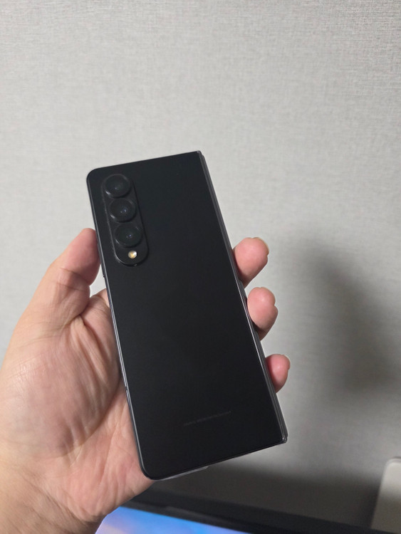 갤럭시 Z폴드4 블랙 256기가 새상품 팔아요~ 이미지