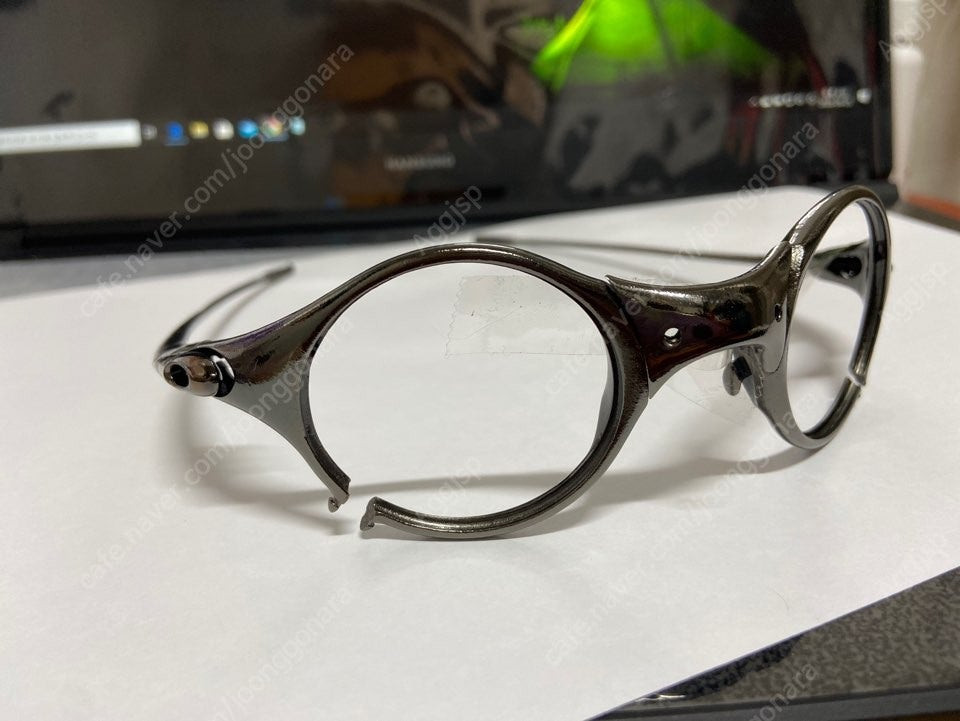 오클리 엑스메탈 선글라스 제품수리, 엑스메탈 도금, 소모품(렌즈,고무,볼트 등) 줄리엣 더블 엑스스퀘어드로미오 페니 이미지