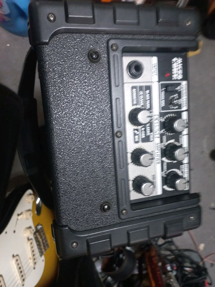 로랜드 마이크로 큐브 앰프 이미지